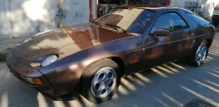 Foto 7 di 9: PORSCHE 928 S 