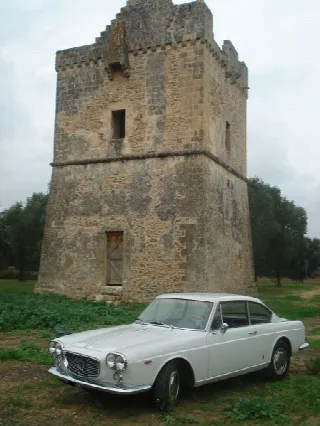 Foto 1 di 4: LANCIA Flavia 1.8 coupe' pininfarina 