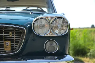 Foto 20 di 40: LANCIA Flavia coupè 1800    