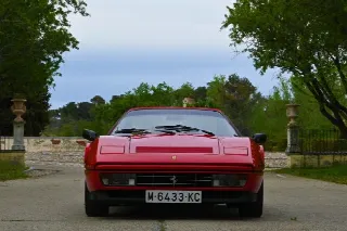Foto 3 di 5: FERRARI 328