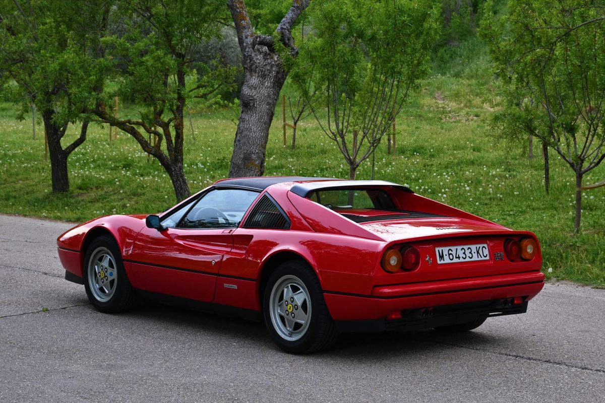 FERRARI 328(1985-1989)  