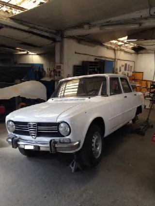 Foto 7 di 19: ALFA ROMEO Giulia 1300 TI 