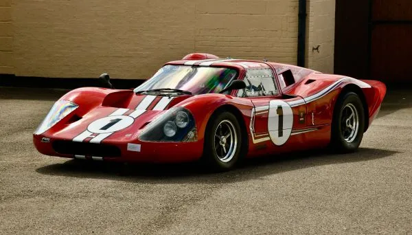 FORD GT Race Car