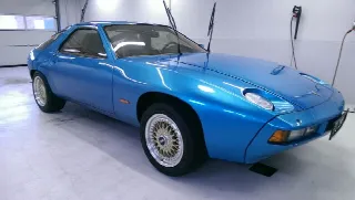 Foto 1 di 5: PORSCHE 928     