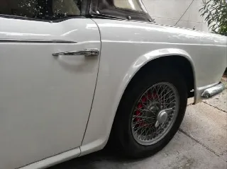 Foto 5 di 13: TRIUMPH TR4 Cabrio 