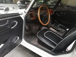 Foto 9 di 13: TRIUMPH TR4 Cabrio 