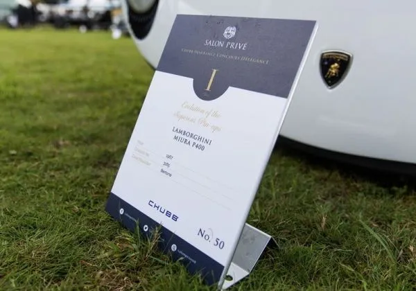 Lamborghini Miura di Dallara purchases "Salon Prive "