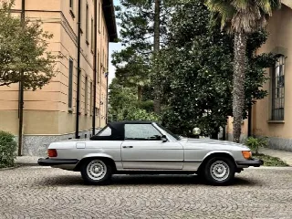 Foto 17 di 17: MERCEDES-BENZ SL(1971-1989) 450