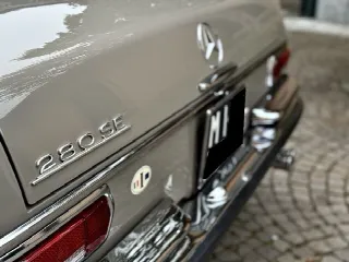 Foto 11 di 26: MERCEDES-BENZ 280 SE  