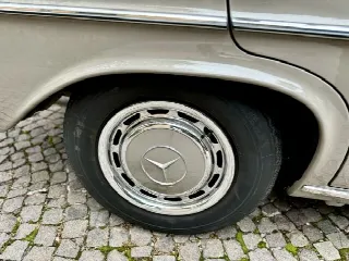 Foto 14 di 26: MERCEDES-BENZ 280 SE  