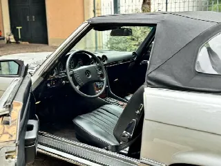 Foto 9 di 17: MERCEDES-BENZ SL(1971-1989) 450