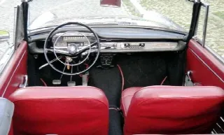 Foto 4 di 5: PEUGEOT 404 Cabrio Injection 