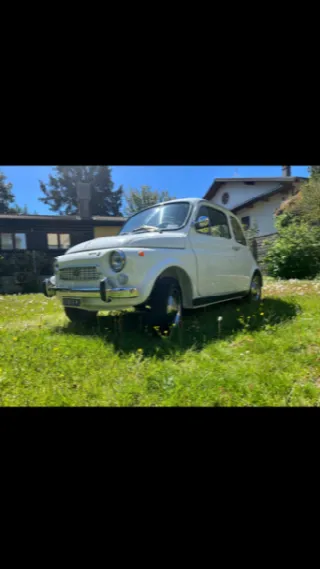 Foto 3 di 11: FIAT 500 Francis Lombardi  