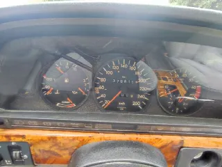 Foto 6 di 12: MERCEDES-BENZ S-Class(1979-1991) w126 560 SEL 300 CV 
