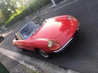 Foto 2 di 10: ALFA ROMEO Spider Duetto 1750 Veloce 