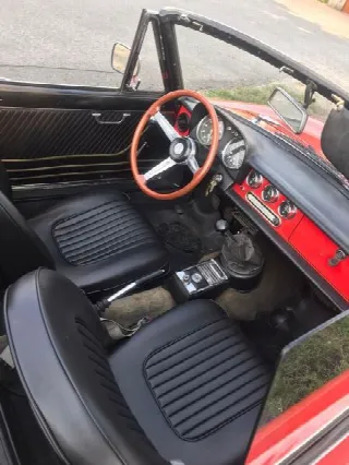Foto 6 di 10: ALFA ROMEO Spider Duetto 1750 Veloce 