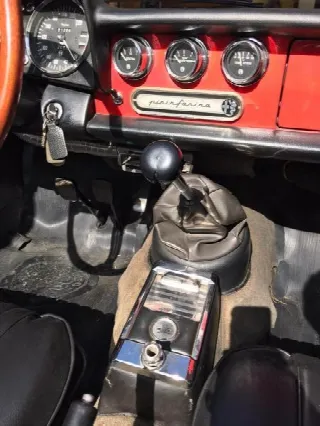 Foto 8 di 10: ALFA ROMEO Spider Duetto 1750 Veloce 