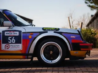 Foto 9 di 15: PORSCHE 911 3.2 Carrera coupe Rally - wintertrail geschikt!