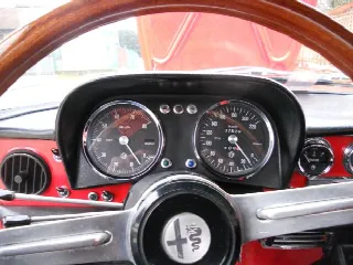 Foto 8 di 13: ALFA ROMEO Duetto 1750 Spider Veloce