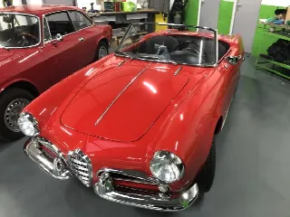 Foto 2 di 16: ALFA ROMEO Giulietta 750d 