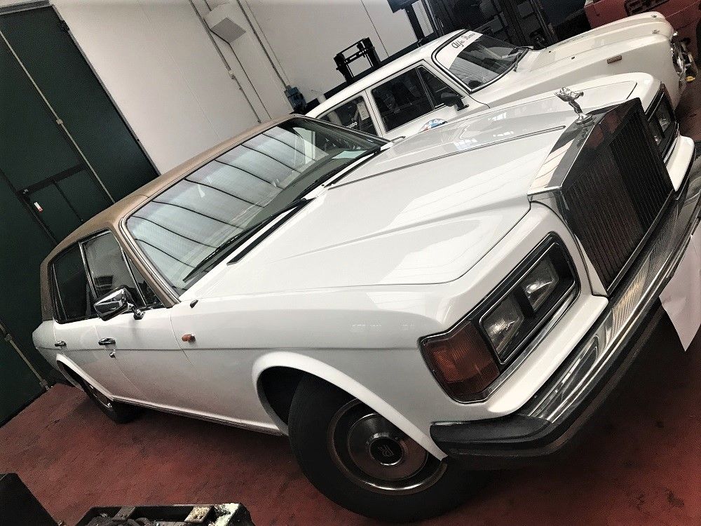 ROLLS ROYCE Silver Spur 