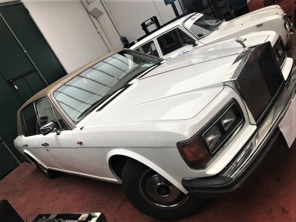 ROLLS ROYCE Silver Spur 