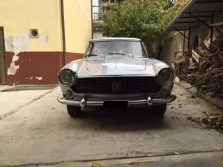 Foto 3 di 8: FIAT 1500 coupè pininfarina   
