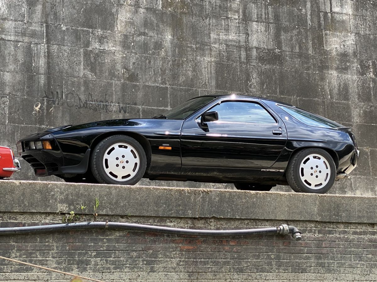 PORSCHE 928 S 
