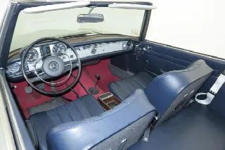 Foto 4 di 9: MERCEDES-BENZ SL Pagoda (1963-1971) 250 California 