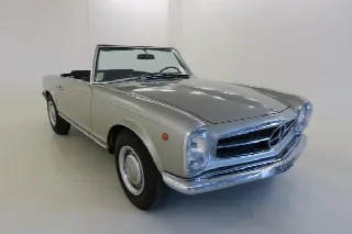 Foto 3 di 9: MERCEDES-BENZ SL Pagoda (1963-1971) 250 California 