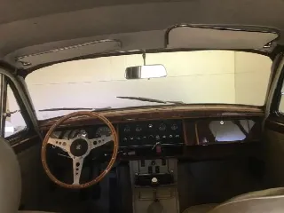 Foto 7 di 12: JAGUAR MKII 3.8    