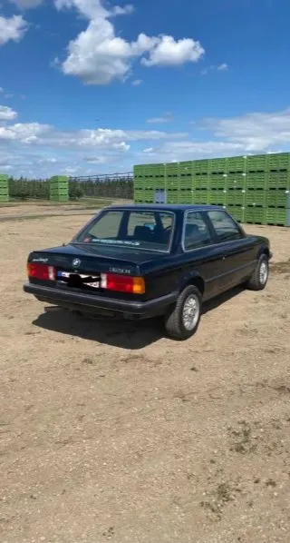 Foto 4 di 10: BMW 320I e30     