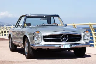 Foto 2 di 25: MERCEDES-BENZ SLPagoda(1963-1971) 280 SL