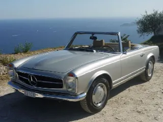 Foto 8 di 25: MERCEDES-BENZ SLPagoda(1963-1971) 280 SL
