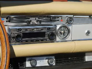 Foto 20 di 25: MERCEDES-BENZ SLPagoda(1963-1971) 280 SL
