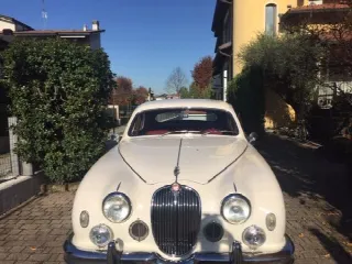 Foto 4 di 7: JAGUAR MkI 3400