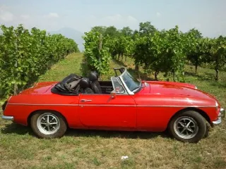 Foto 1 di 6: MG B roadster 1.8
