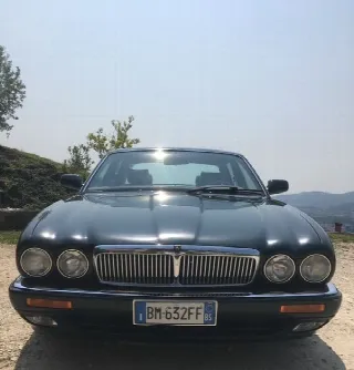 Foto 1 di 9: JAGUAR XJ 6