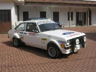 Foto 2 di 6: FORD Escort RS 2000 MK II Gr.2 