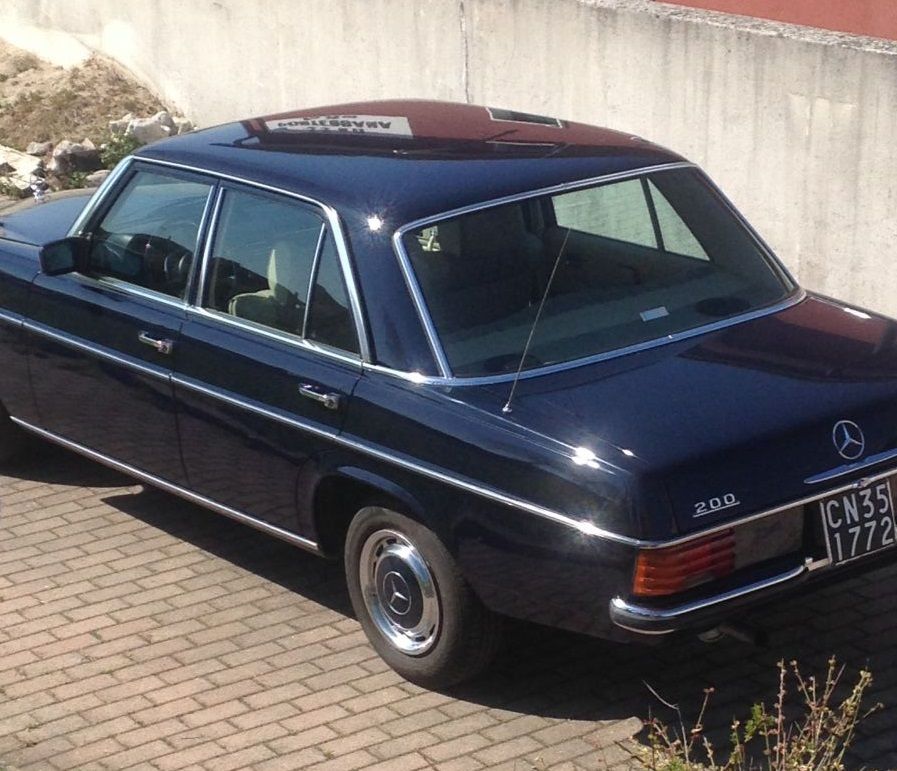 MERCEDES-BENZ /8(1967-1976) 200 benzina  