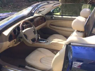Foto 5 di 6: JAGUAR XK8(1996-) CONVERTIBILE 