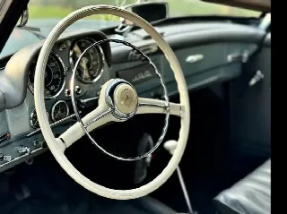 Foto 4 di 6: MERCEDES-BENZ 190 SL SOLD