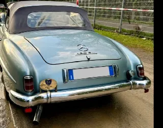 Foto 5 di 6: MERCEDES-BENZ 190 SL SOLD