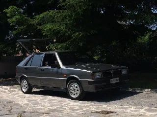 Foto 4 di 7: LANCIA Delta HF turbo 1600 cc. - iniezione  