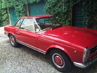 Foto 10 di 16: MERCEDES-BENZ SLPagoda(1963-1971) 250 modello california 