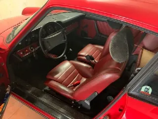 Foto 4 di 9: PORSCHE 911(1963-1973) 2400 S   