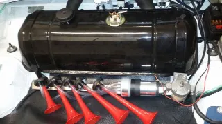 Foto 8 di 10: FIAT 500  F 8 bulloni  