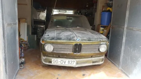 BMW 2002 100ps  Vendo Scambio con e21 e30 cabrio