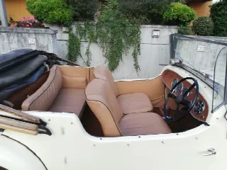 Foto 10 di 23: ASTON MARTIN Lagonda(1974-2017) Lagonda cabrio anno 1955  