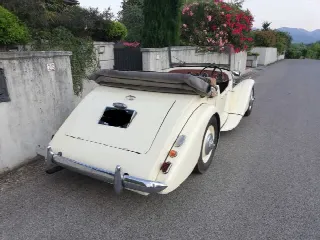 Foto 4 di 23: ASTON MARTIN Lagonda(1974-2017) Lagonda cabrio anno 1955  
